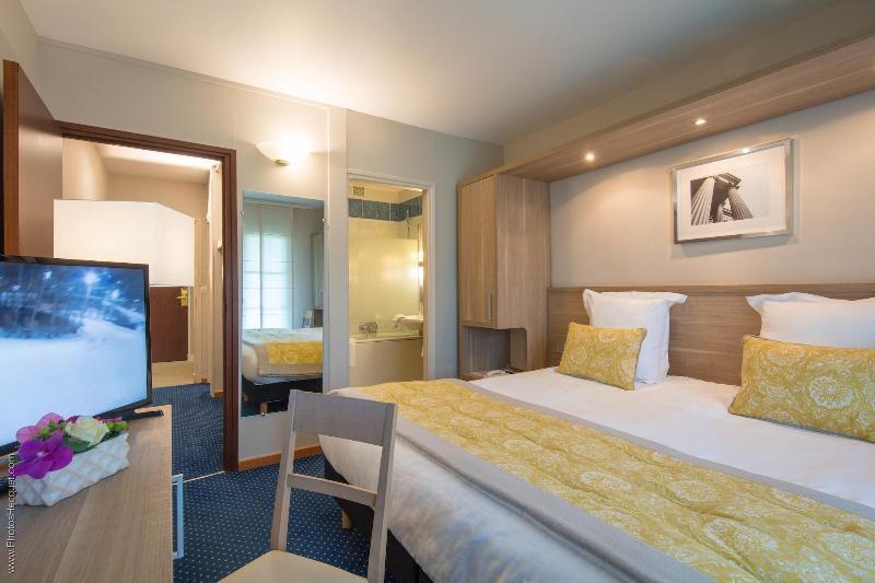Logis Hotel & Restaurant - Lensotel Kültér fotó